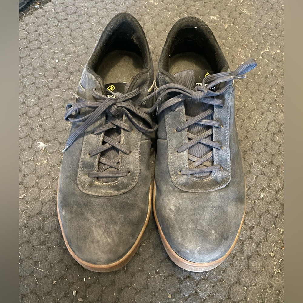 Navy blue steel toe terra shoes 9M